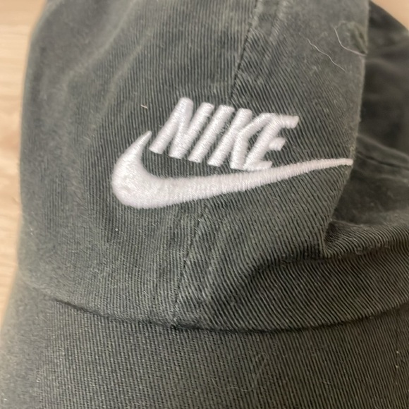 Nike Black/Gray Adjustable Baseball Hat - Picture 2 of 6